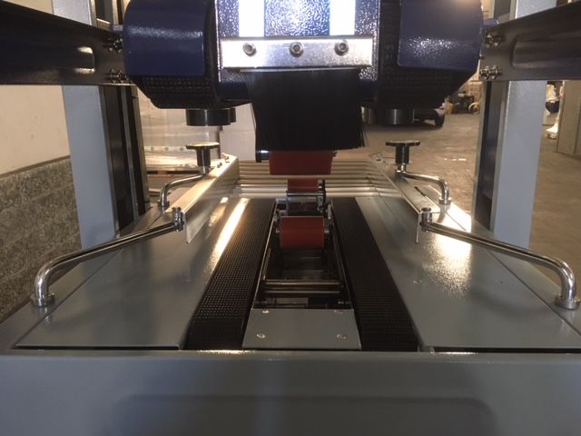 Nastratrice economica trascinamento sup+inf foto 6.JPG Nastratrice economica trascinamento inferiore e superiore - FOTO 6